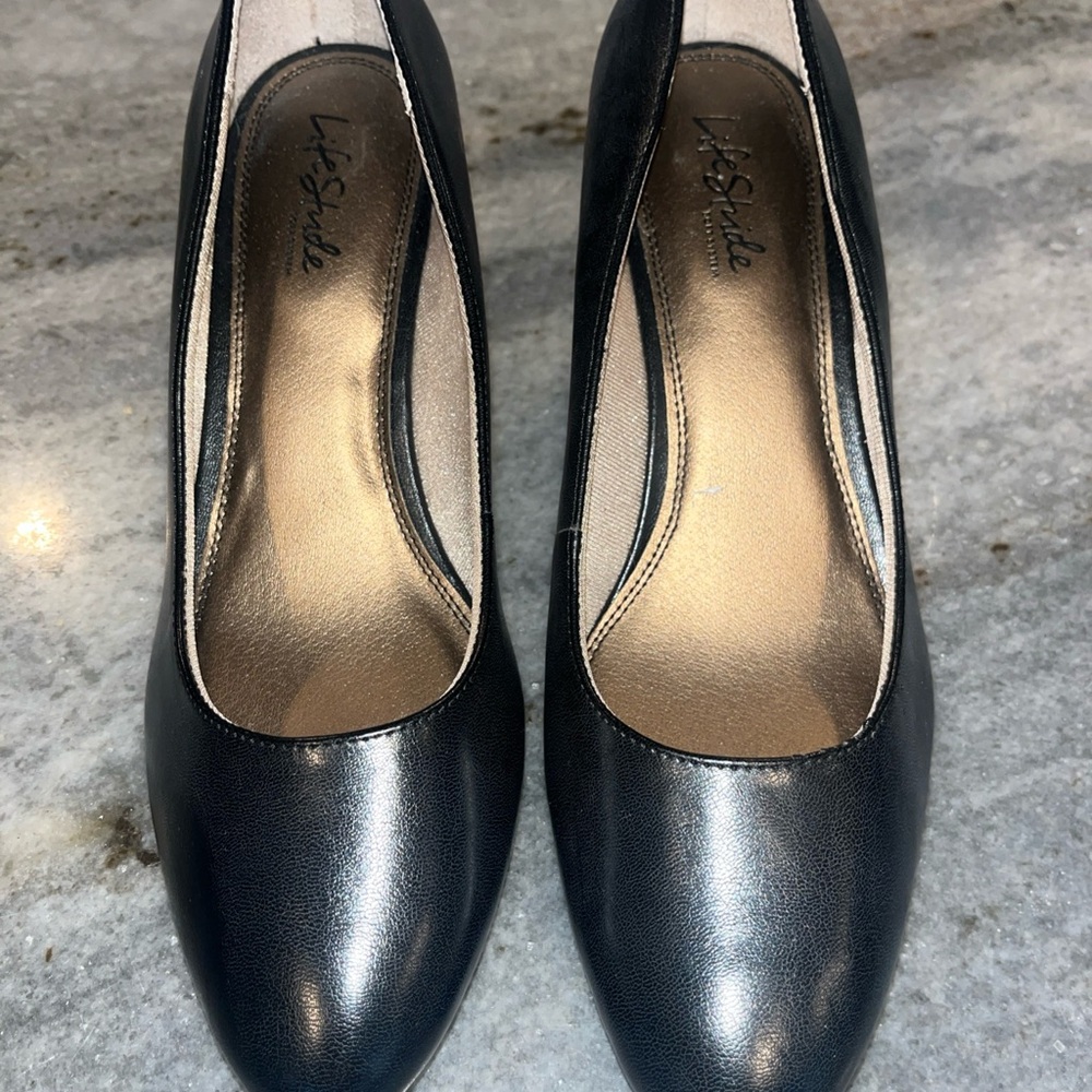 Life Stride Women's Classic Black Heels 11 Wide